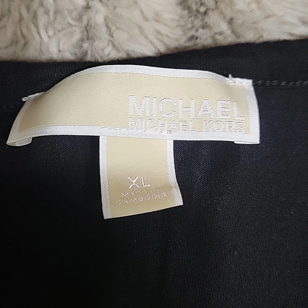 🌞MICHAEL Michael Kors Black Top with Eyelet Sleeves - Picture 3 of 5